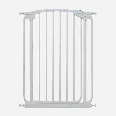 Dreambaby Chelsea Extra Tall Auto Close Metal Baby Gate 28-32in. – White